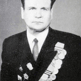 Фото выпускника 1941 г. Закржевского Владимира Демьяновича из Юбилейного альбома 1971 г.