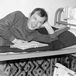 1977. Гаджиево. На практике можно и почитать, что нибудь.