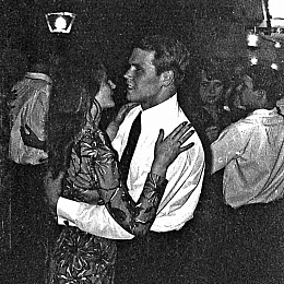 30.06.78. Ленинград, Васильевский остров, кафе &amp;amp;amp;amp;amp;amp;amp;quot;У причала&amp;amp;amp;amp;amp;amp;amp;quot;. Татьяна и Сергей Акимовы на выпускном вечере.