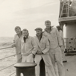 1975. Западная Средиземка. Наш первый шторм. Слева: Медведев, Алютин, Дурцев, Селиванов.