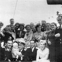 1957 год, День ВМФ, Коткин самый верхний слева.