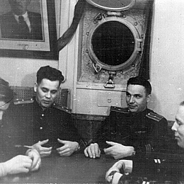1957 год, март, в кают-компании, Коткин  2-й слева.