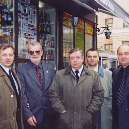2003. Встреча - 25 лет выпуска. Слева: Булгаков, Захаров, Бажанов, Лукашевич, Заярный.