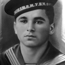 Лупейчук Владимир Петрович, курсант ВВМОЛКУ им. М.В. Фрунзе.