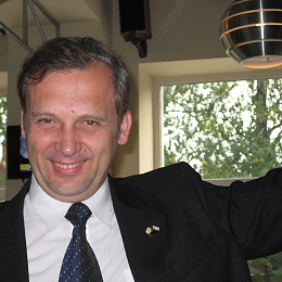 20.09.2008. Встреча - 30 лет выпуска. Где то на переходе из училища в кафе.