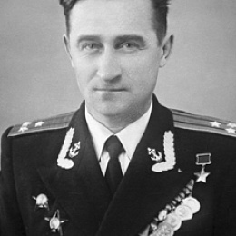 Герой Советского Союза капитан 1 ранга Лях Б.М.