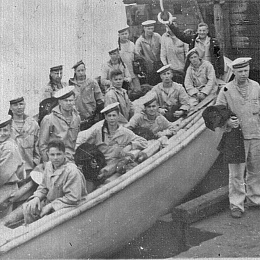 1949 год, 13 июня, Рига, Коткин П.М. сидит по правому борту 2-й слева.