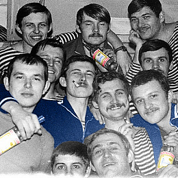 1977. Гаджиево. Первая практика на пл. Викулин и опять Соколов с ребятами из других систем. Укрепляем будущее офицерское братство с курсантских времен.