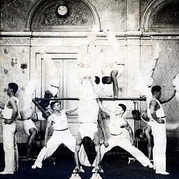 На занятиях в училище по физподготовке. 1932 г.