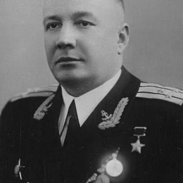 Герой Советского Союза капитан 1 ранга Казанский Константин Васильевич.
